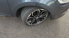 Renault Clio 0.9 TCE 90 Signature Nav 5dr Petrol Hatchback